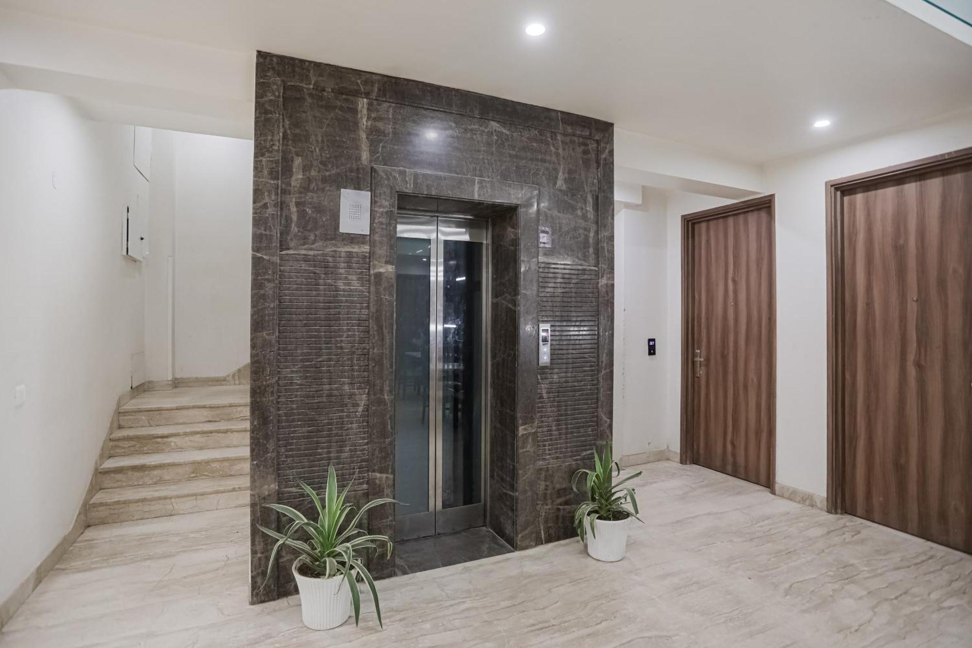 Townhouse The Amv Hotel Gurgaon Exterior foto