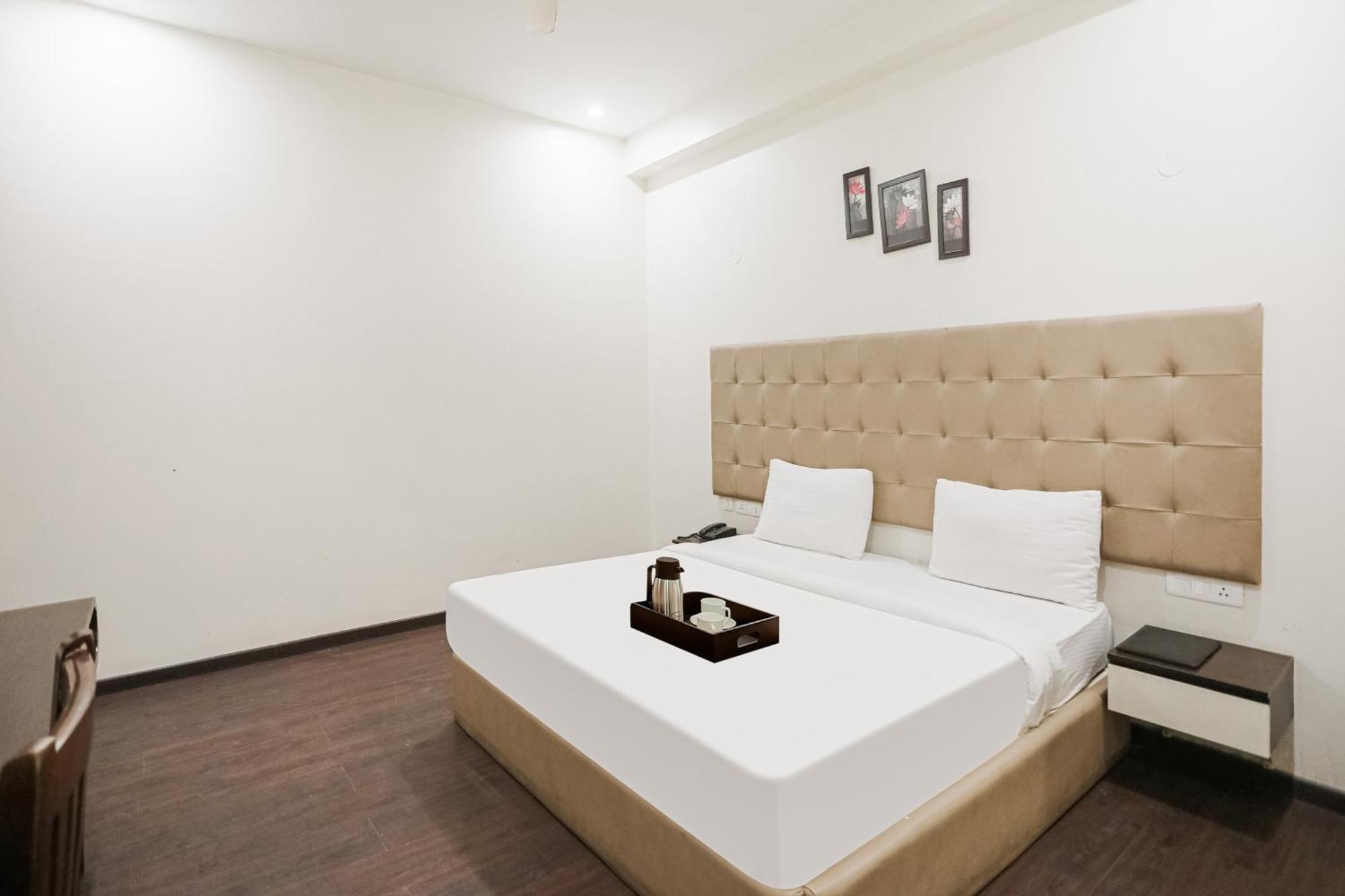 Townhouse The Amv Hotel Gurgaon Exterior foto